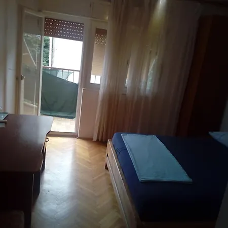Luka Room's * سبليت