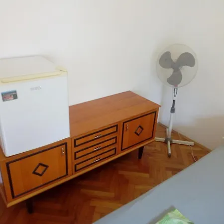 Luka Room's * سبليت