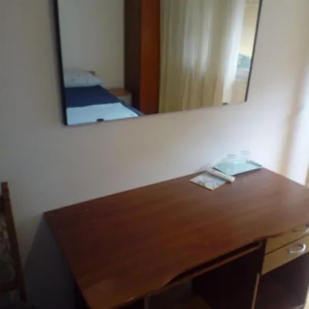 Luka Room's * سبليت